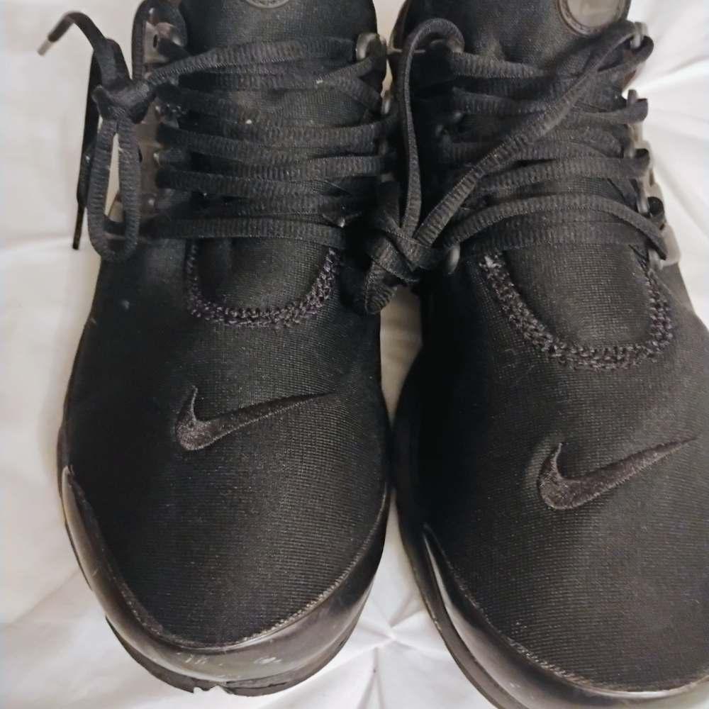 Nike Men's Black Sneakers